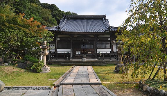 photo002_kannon-in_temple_.jpg