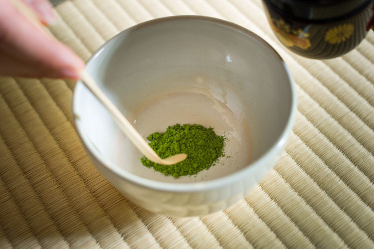 How to Prepare Matcha Green Tea　１