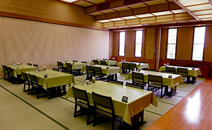 2nd floor hall 2階大広間