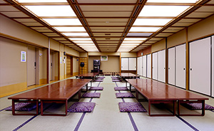 3rd floor middle hall red plum / white plum 3階中広間紅梅・白梅