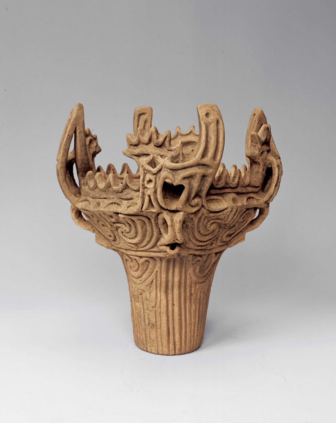 4_Flame-shaped pottery (compressed 50).jpg 4_火焔型土器(圧縮50).jpg